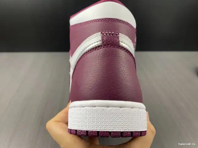 555088-611 High OG Air Jordan 1 Bordeaux 0408